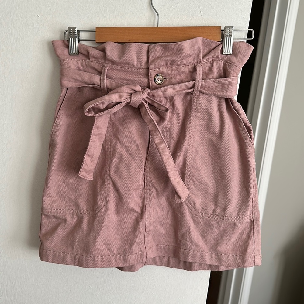 Jean skirt. Just needs to be ironed. Never worn.